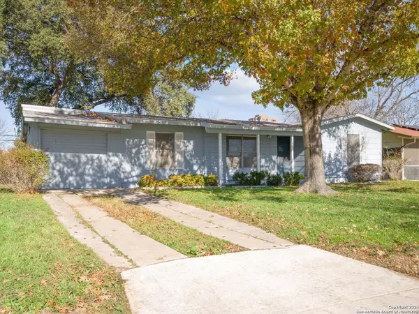 1815 Montview, San Antonio, TX 78213-3158