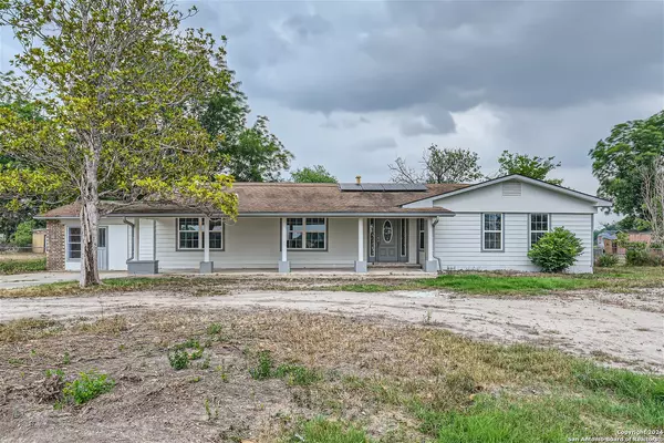 11070 KINNEY RD, Atascosa, TX 78002-4235