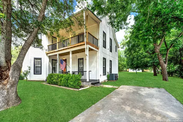 Floresville, TX 78114,1209 C Street