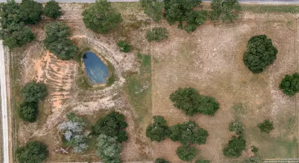La Vernia, TX 78121,9195 FM 775