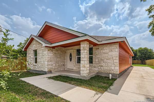 8843 TROY DR, San Antonio, TX 78221