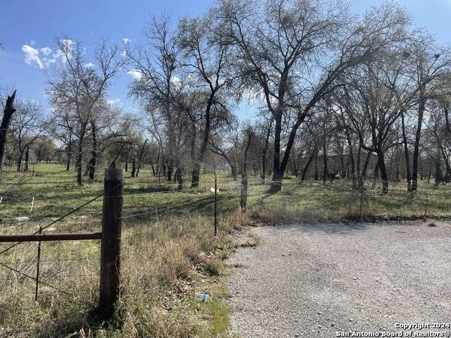 Natalia, TX 78059,375 COUNTY ROAD