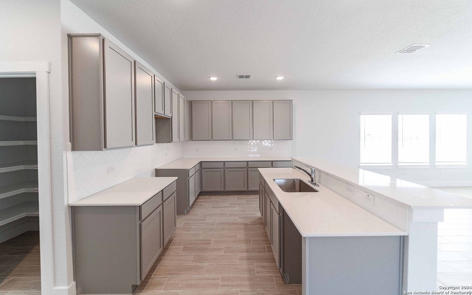 Seguin, TX 78155,513 Lina Way