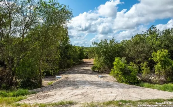 5527 State Highway 72, Kenedy, TX 78119