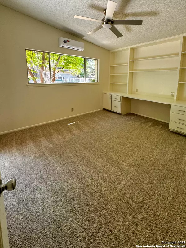 Castle Hills, TX 78213-2608,205 SHALIMAR DR