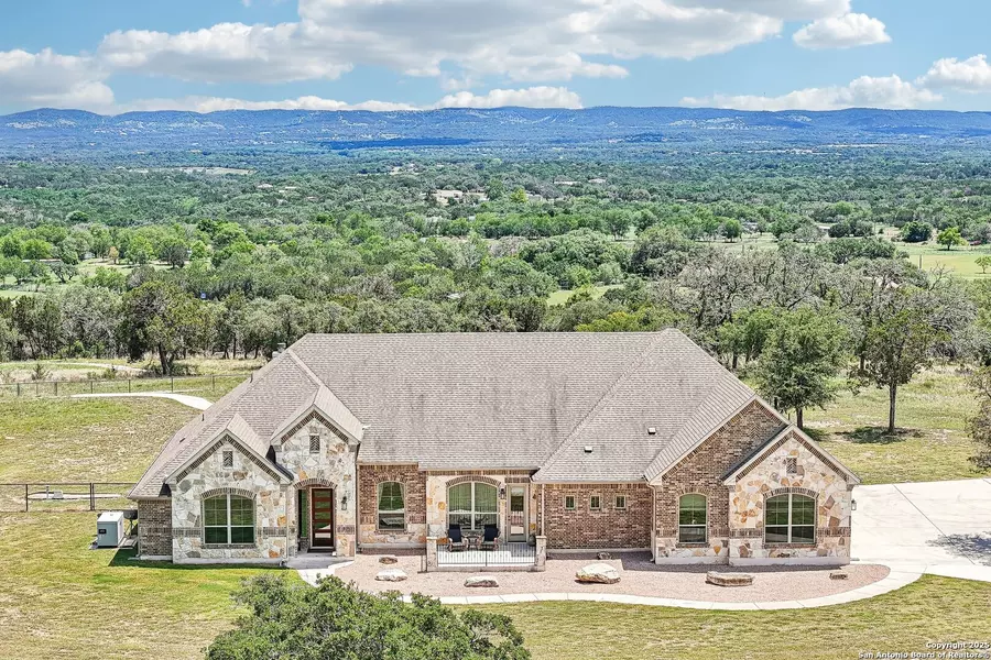 5228-A FM3240, Bandera, TX 78003
