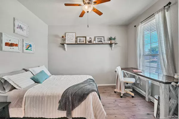 9123 CROWN SILVER San Antonio, TX 78254-6231