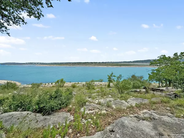 Canyon Lake, TX 78133,766 PARK SHRS