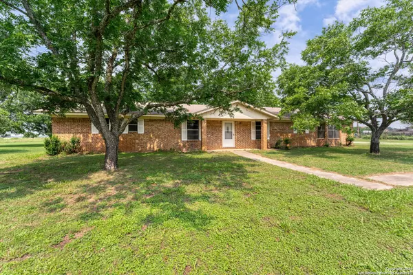 122 PULLIAM DR,  Pleasanton,  TX 78064-2903