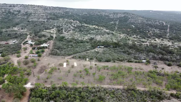 Uvalde, TX 78801,228 private road 2431