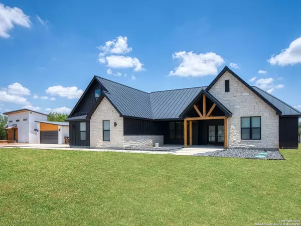 Lakehills, TX 78063-6454,148 ELM COVE DR