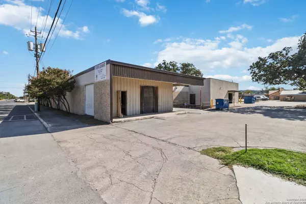 Kerrville, TX 78028,429 Jefferson St