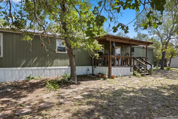 Seguin, TX 78155-8859,250 BRIDLEWOOD PATH