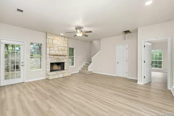 Boerne, TX 78006-8937,101 REDBIRD COURT