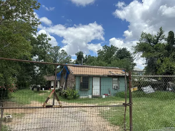 16979 INTERSTATE 35, Atascosa, TX 78002-5526