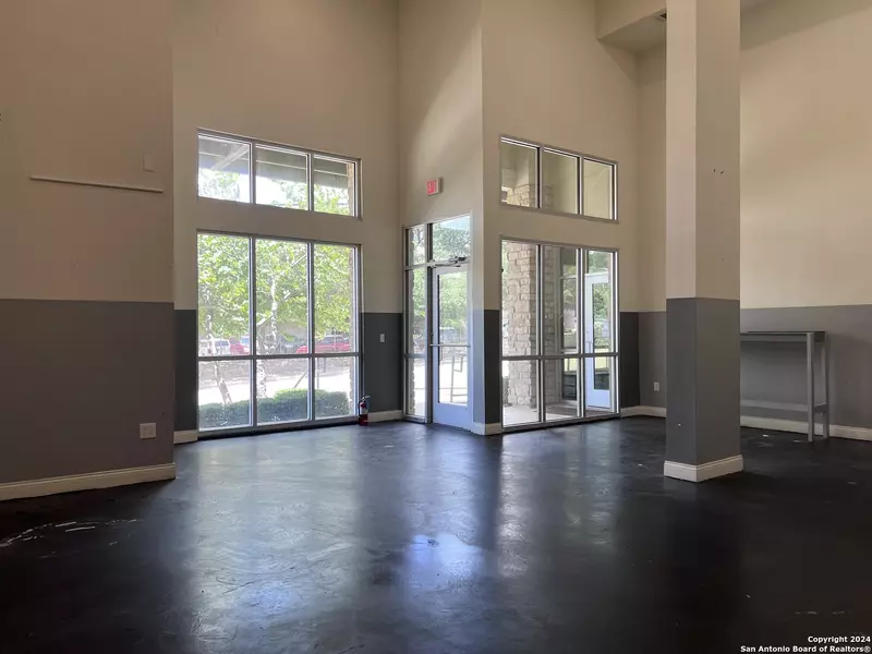 3230 Hillcrest Dr UNIT 4, San Antonio, TX 78201