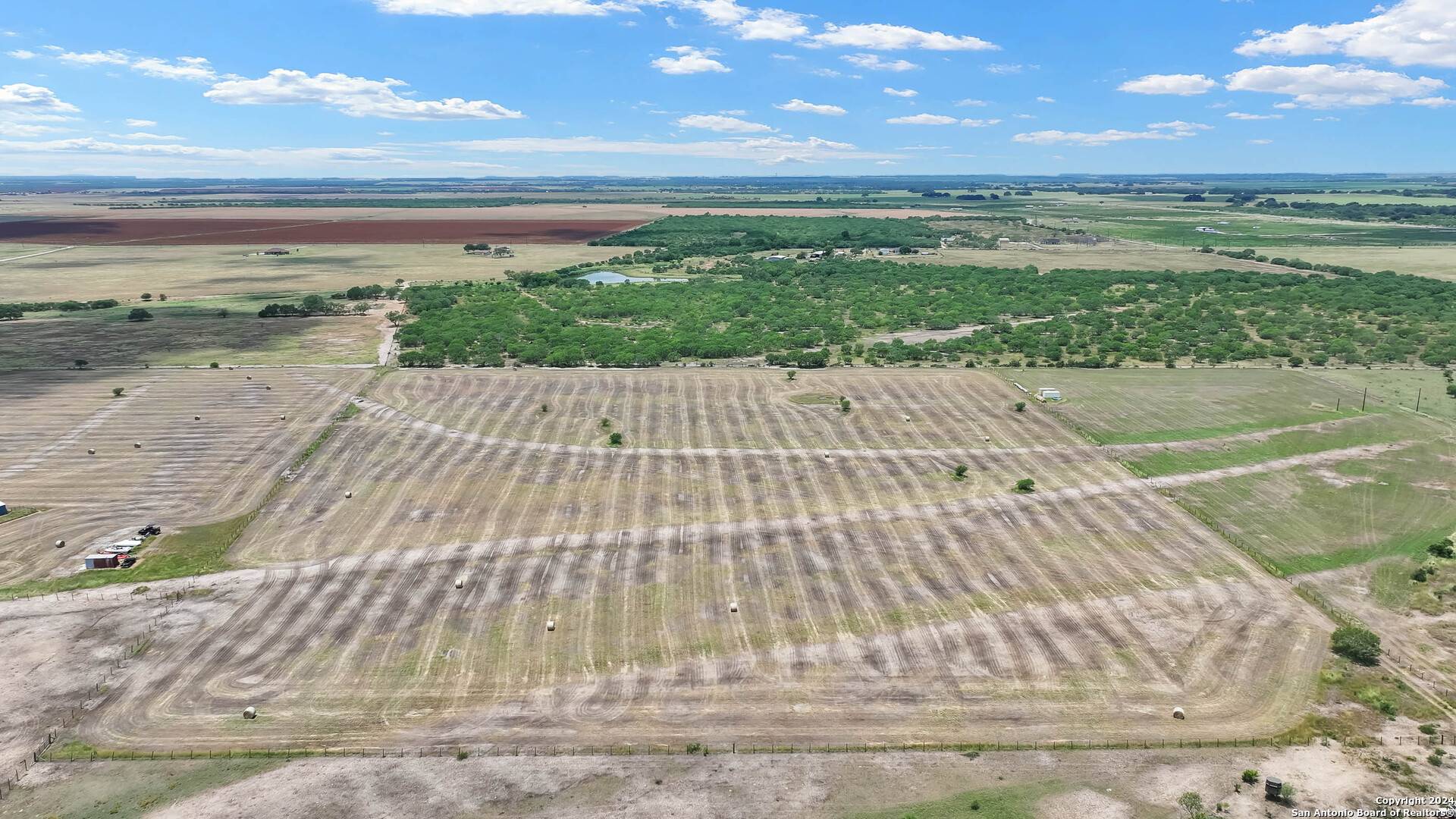 Floresville, TX 78114,259 County Road 135