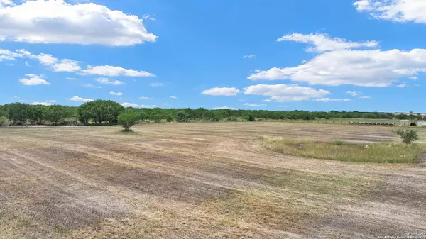 Floresville, TX 78114,259 County Road 135