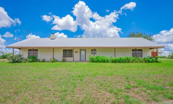 Kenedy, TX 78119,1343 County Road 145