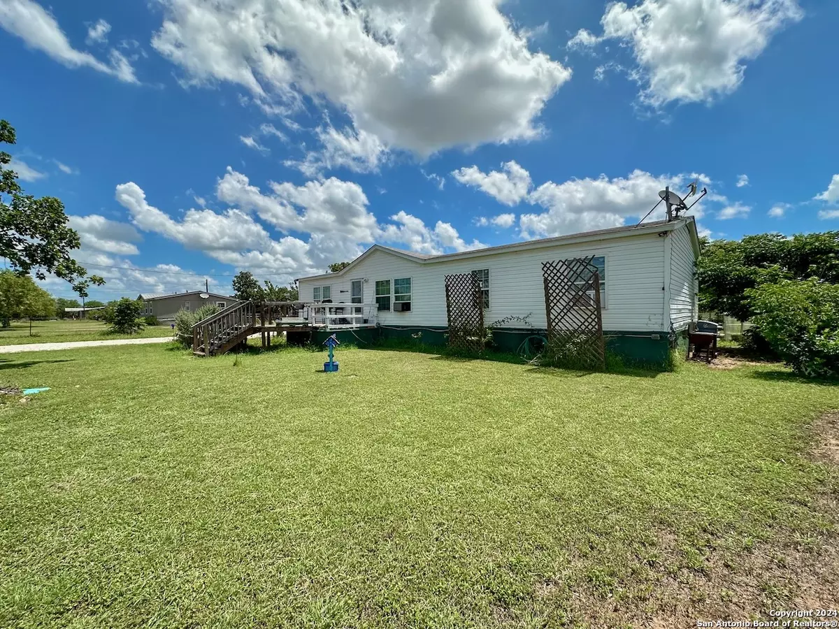 Pleasanton, TX 78064,200 N Crestfield Dr