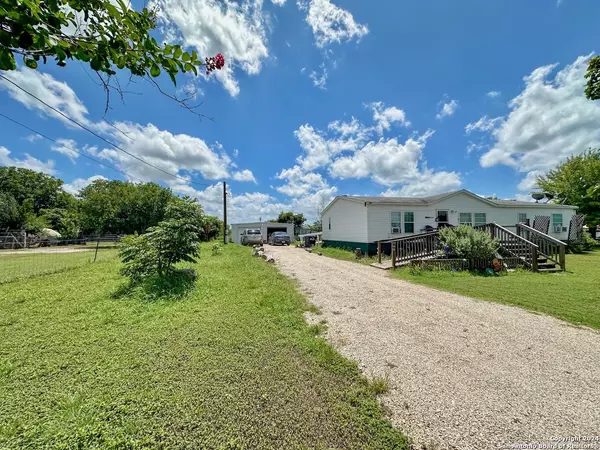 Pleasanton, TX 78064,200 N Crestfield Dr