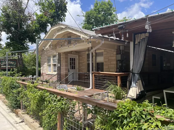 1216 AUSTIN ST, San Antonio, TX 78208-1046