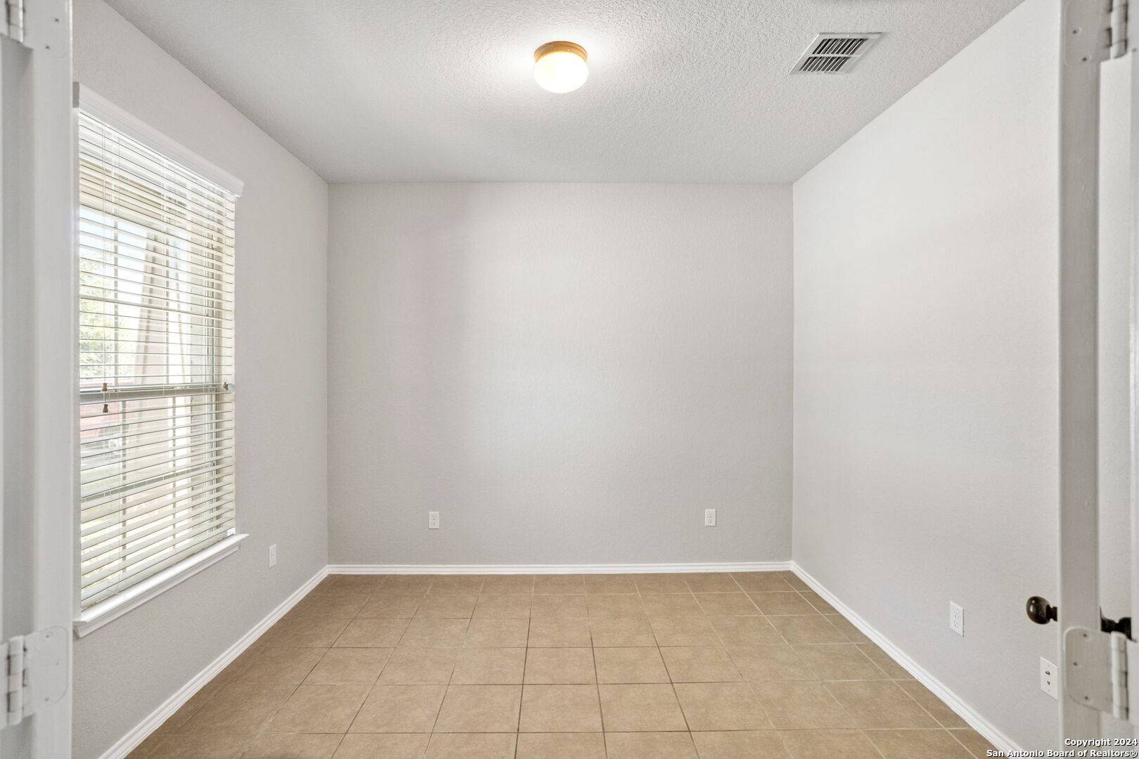 San Antonio, TX 78260-2597,610 TRINITY MDW