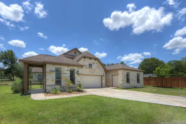 707 CARRIAGE HOUSE UNIT 24, Spring Branch, TX 78070-4985