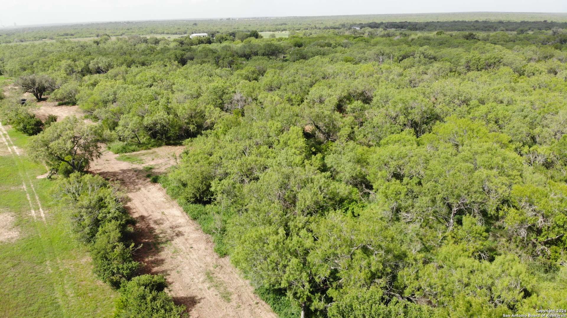 00 6th Street, Christine, TX 78064