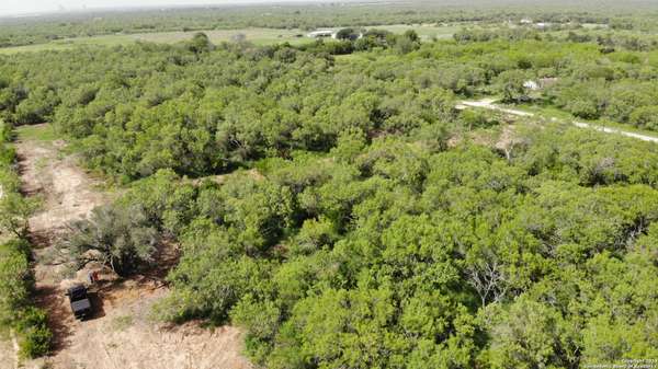 000 10th Street, Christine, TX 78064