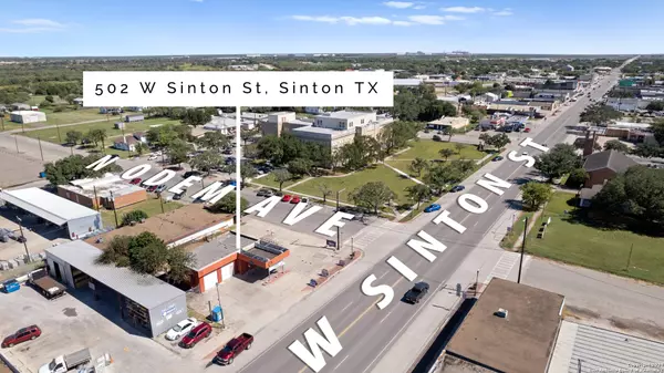 502 Sinton St, Sinton, TX 78387