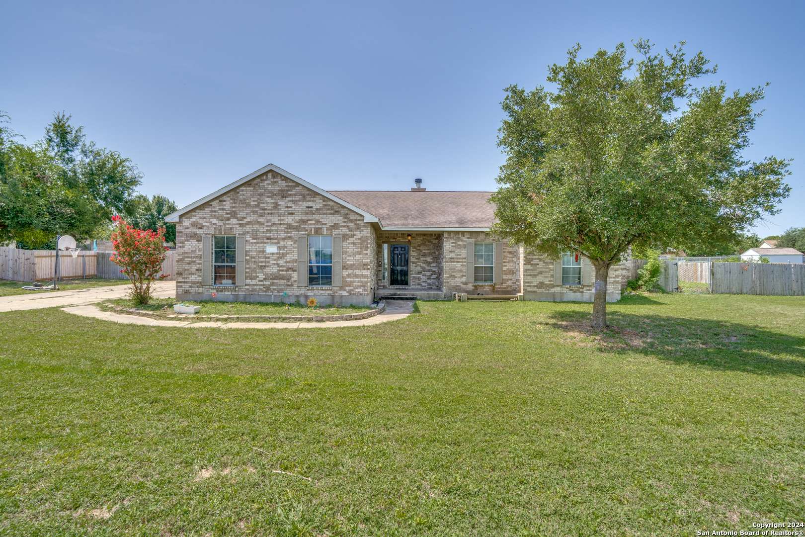 304 rio grande, Hutto, TX 78634