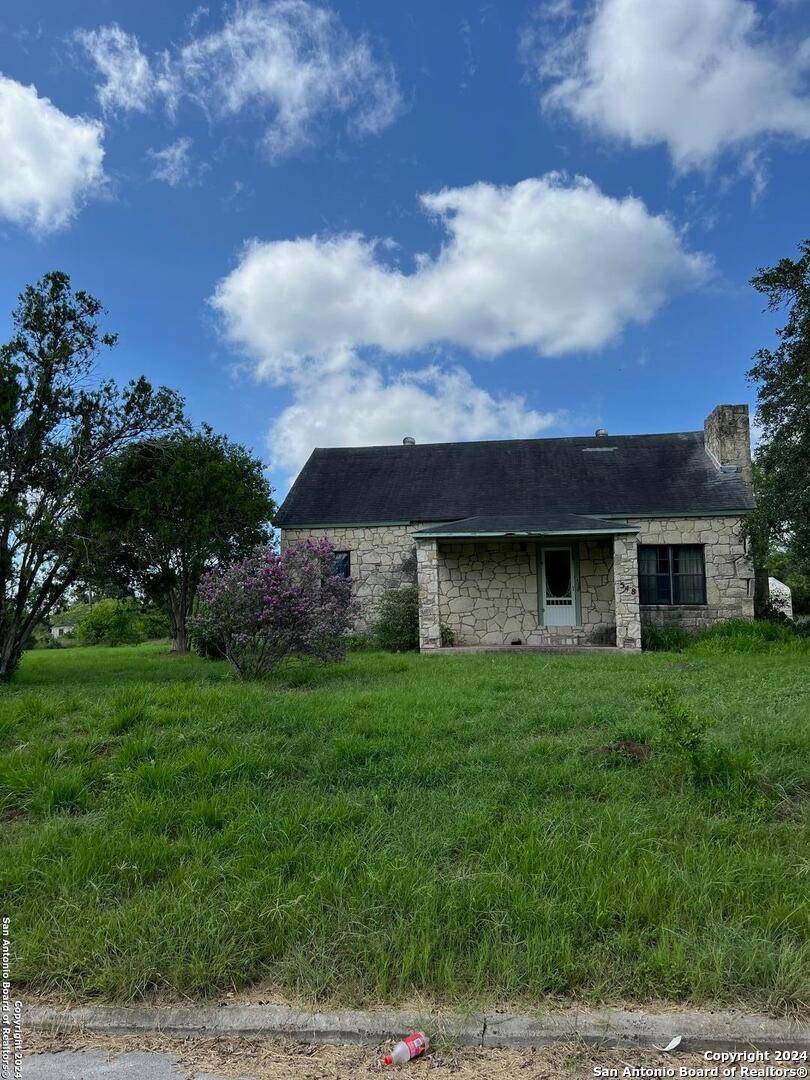 548 Houston, Kenedy, TX 78119
