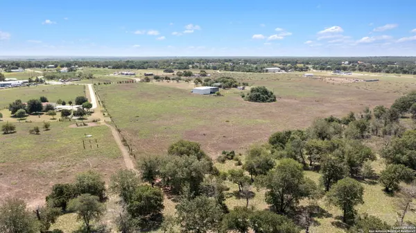 Natalia, TX 78059-2613,159 COUNTY ROAD 6825