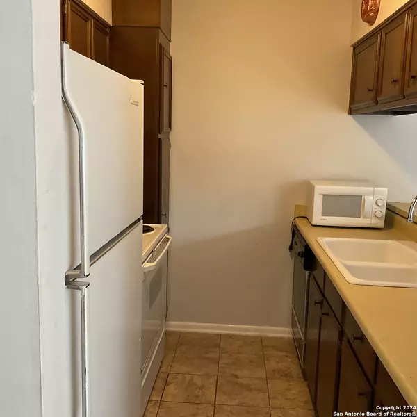San Antonio, TX 78217-5402,8702 VILLAGE DR UNIT 123