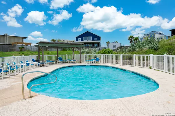 Port Aransas, TX 78373,810 Banyan Beach Dr UNIT 126