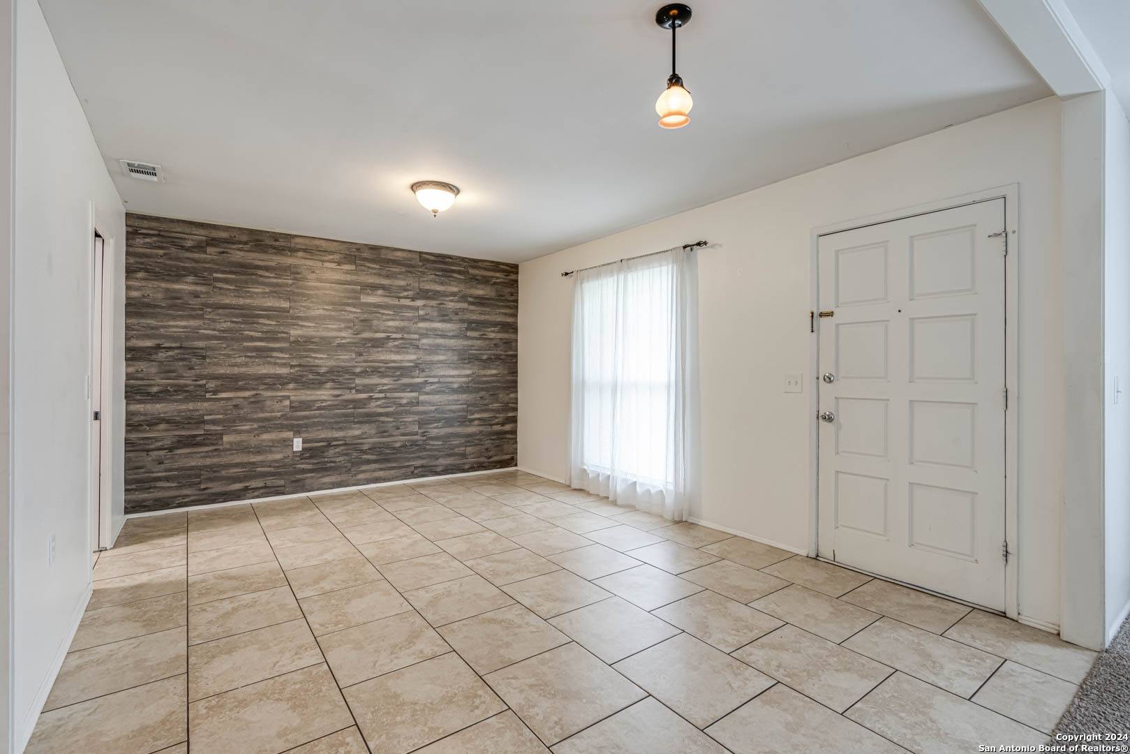 Live Oak, TX 78233-2423,8010 STURDY OAKS TRL