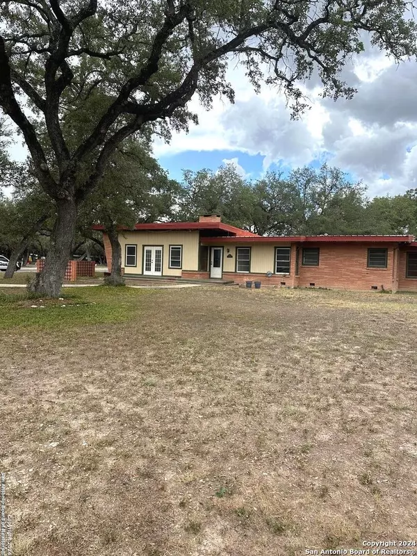 Sabinal, TX 78881,1000 Center ST
