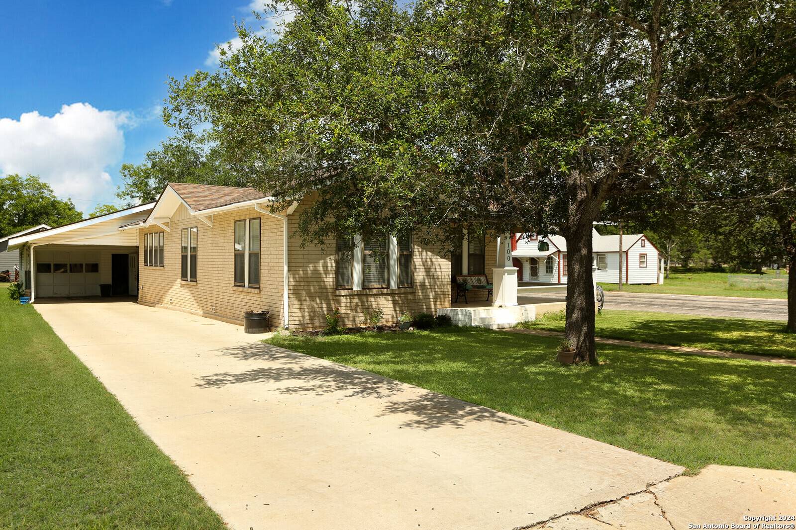 Poth, TX 78147,100 TITCOMB