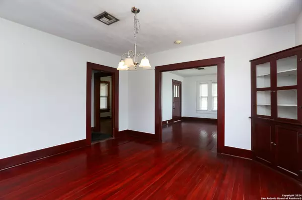 Poth, TX 78147,100 TITCOMB