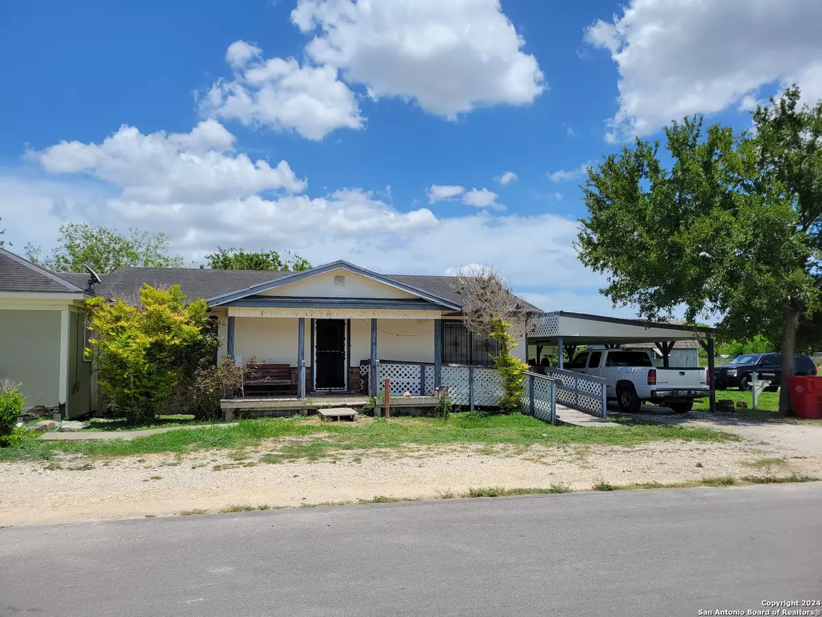 Robstown, TX 78380,439 W AVE B