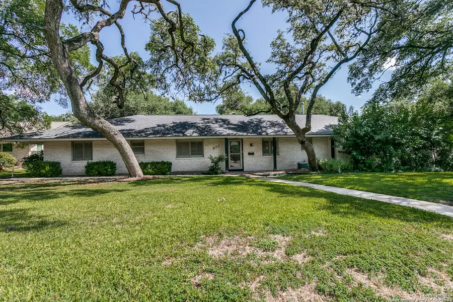 351 Royal Oaks, San Antonio, TX 78209