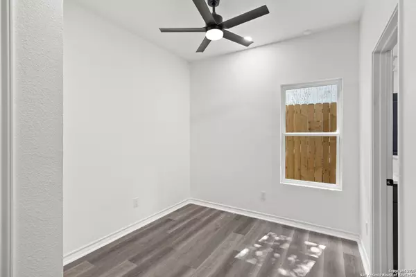 San Antonio, TX 78210-2071,118 SHENANDOAH UNIT 102