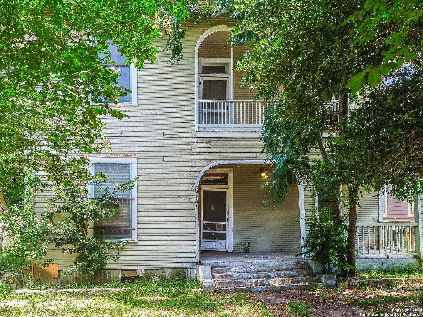 617 Dawson St, San Antonio, TX 78202-2220