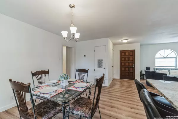 Kirby, TX 78219-1924,5121 WHEATLAND ST