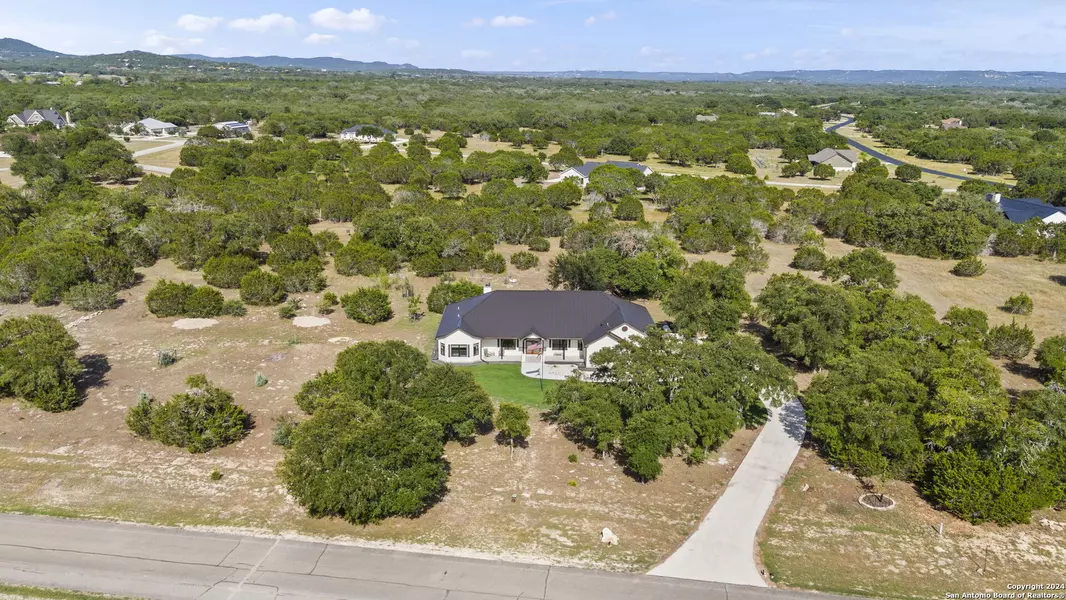 1295 CIELO RIO DR, Pipe Creek, TX 78063-5817