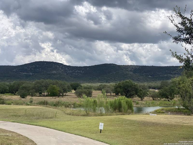 000 Mountain Valley Dr., Concan, TX 78838