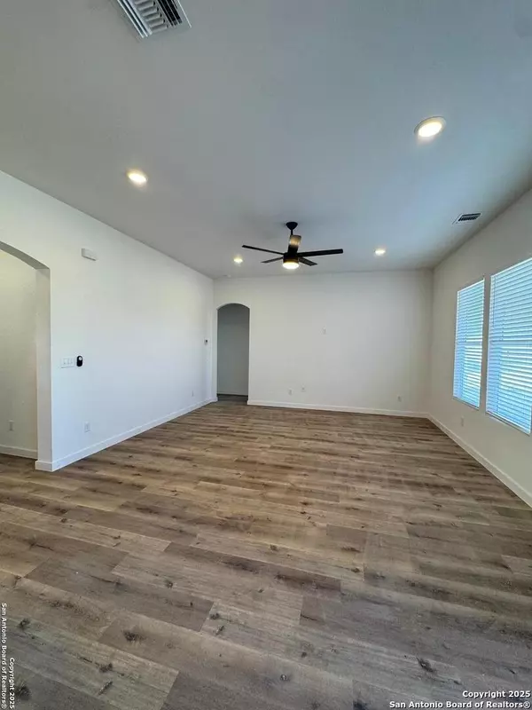 Three Rivers, TX 78071,2002 Owens Ave