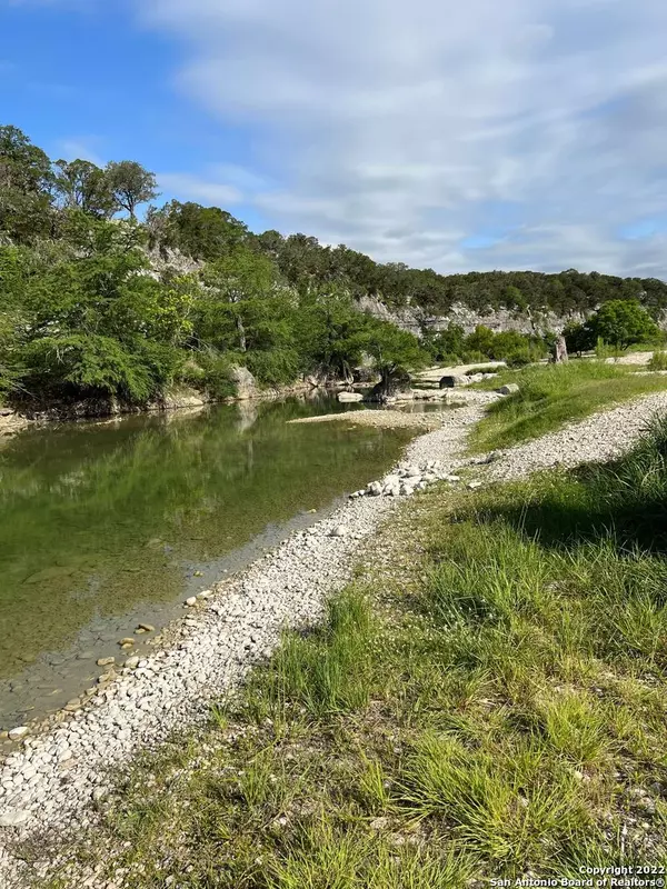 Pipe Creek, TX 78063,129 Indian Crossing