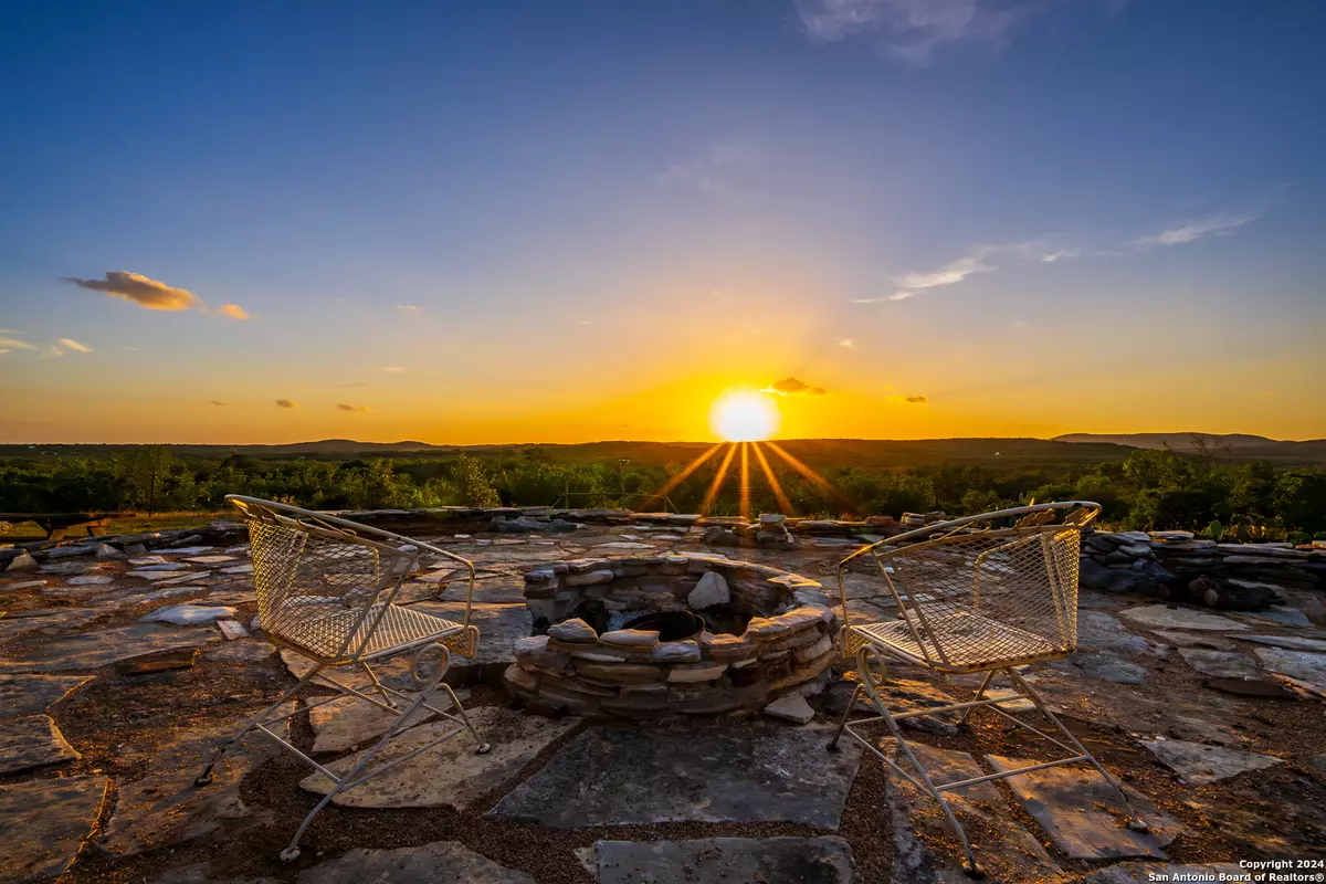 Hondo, TX 78861,991 PR 2321